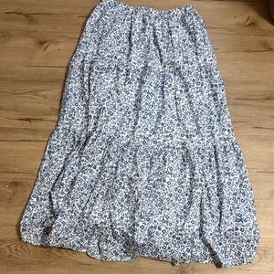 Women's Blue Floral Tiered Midi Skirt